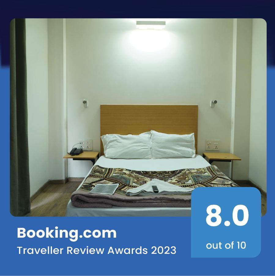 Hotel OYO Townhouse 607 Paschim Vihar Delhi  Exterior foto