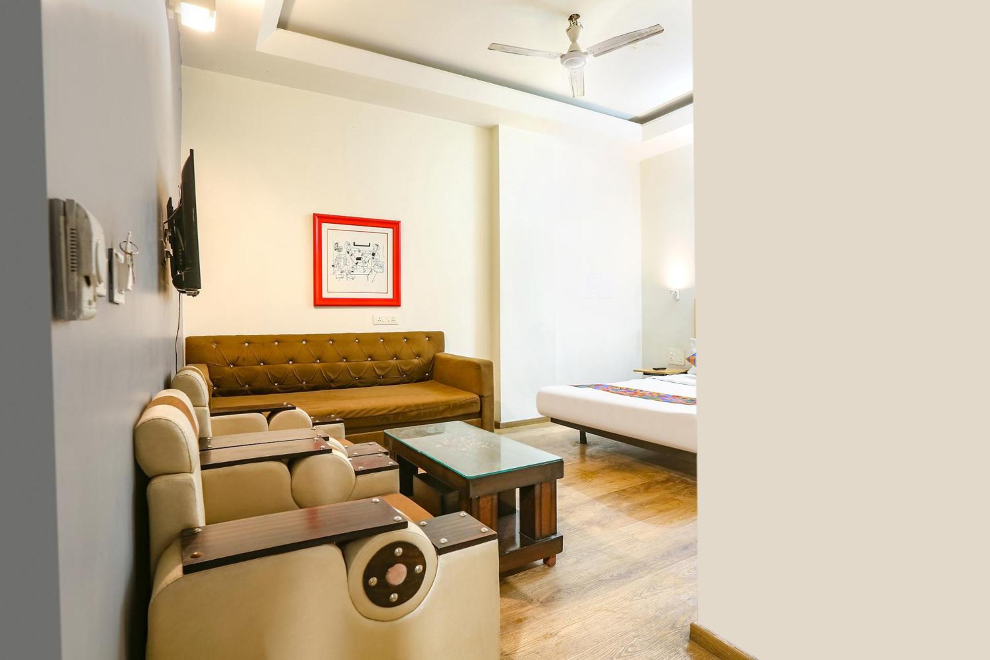 Hotel OYO Townhouse 607 Paschim Vihar Delhi  Exterior foto
